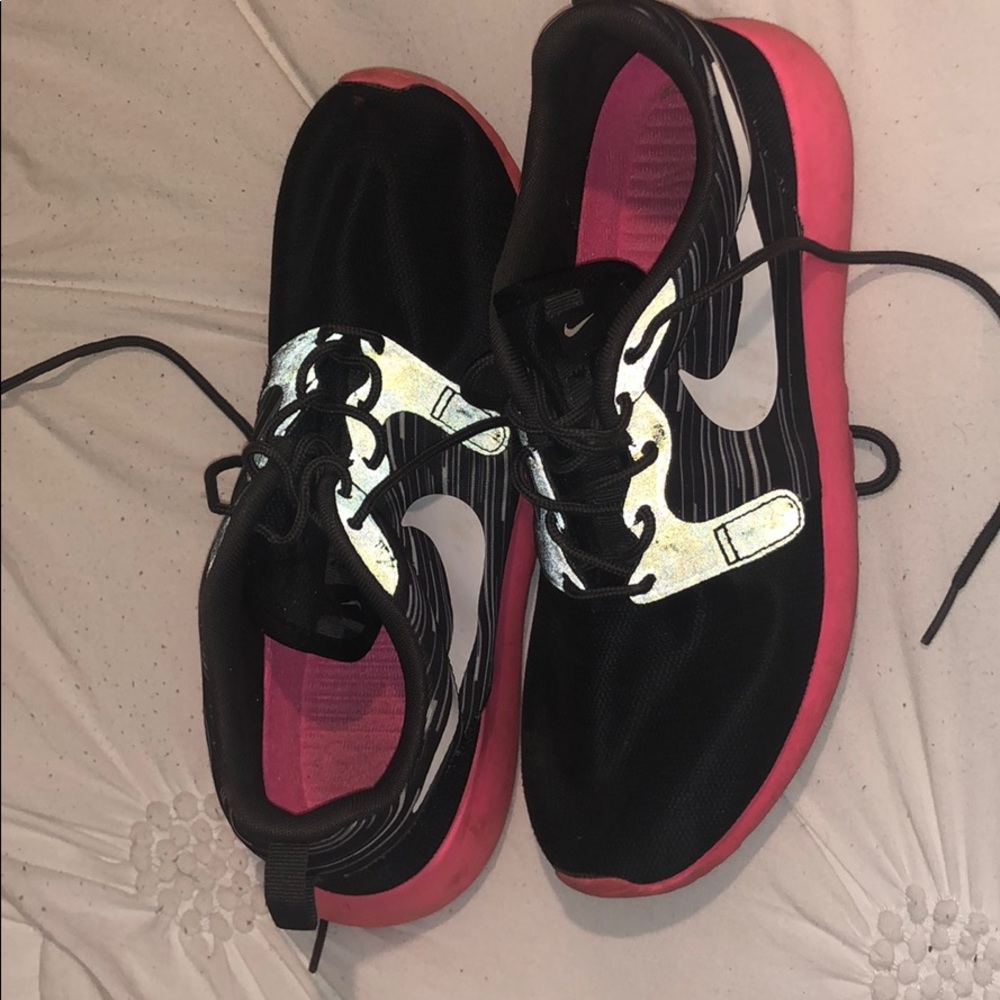 Custom pink Nike Roche - Picture 2 of 7